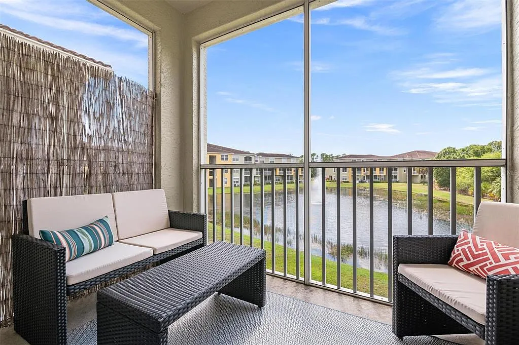 2 bed, 2.0 bath, 1246 sqft, $2,200 — Photo 3