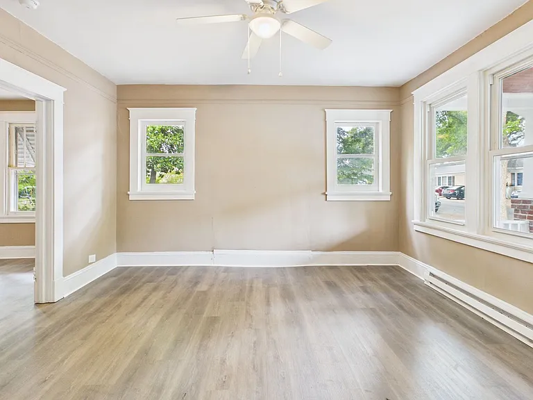 2412 Concord Ave — Photo 5