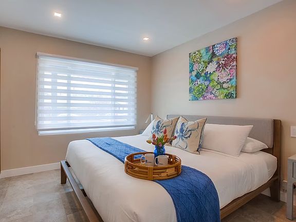 3rd image of 615 Bonair Pl #613