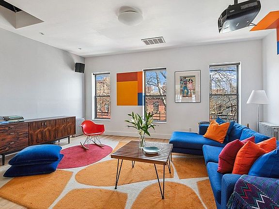 3rd image of 474 Sackett St Floor 2