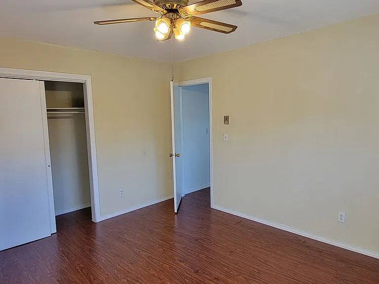 45 Donna Dr #C8 — Photo 8