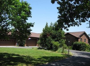 327 Osprey Dr, Montross, VA 22520