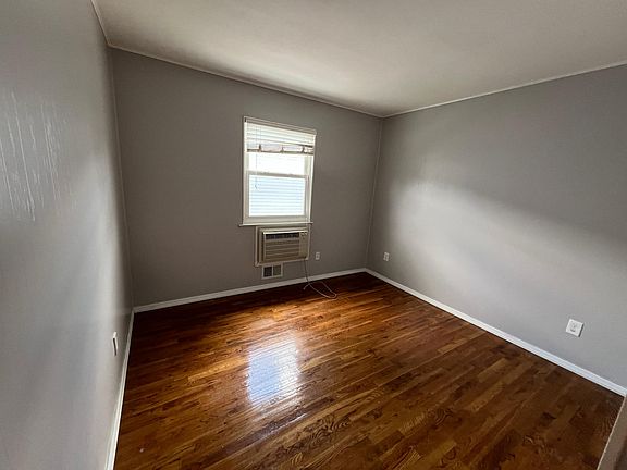 4th image of 139 Getz Ave Floor 1