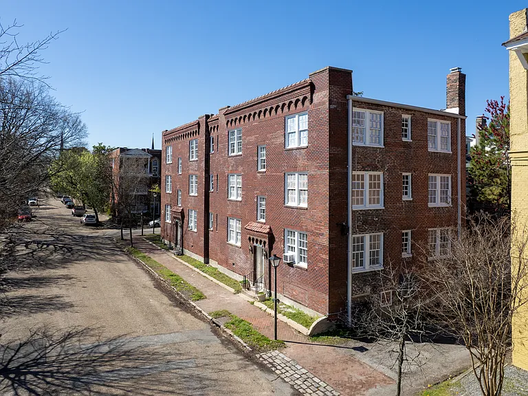 320 Dinwiddie St — Photo 3