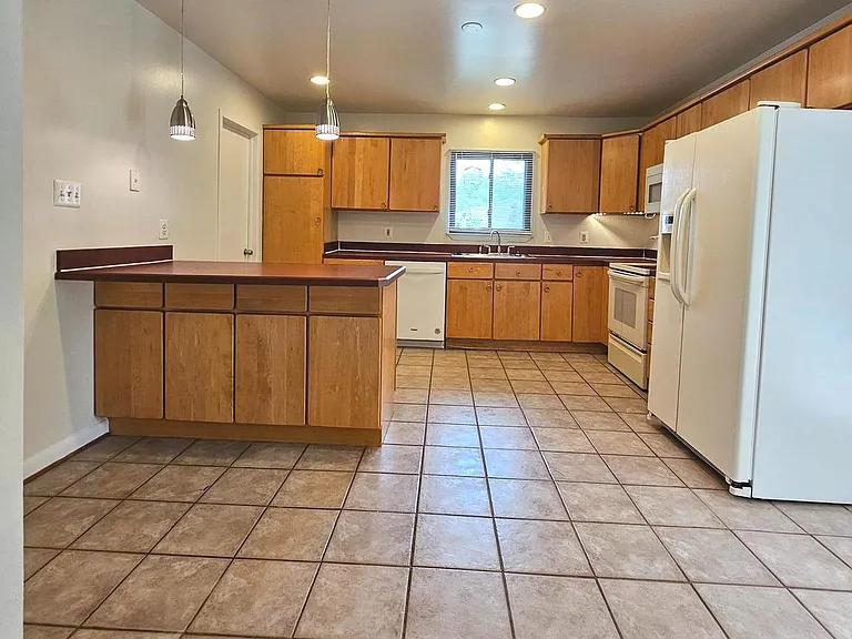 1108 N Rockingham St — Photo 12