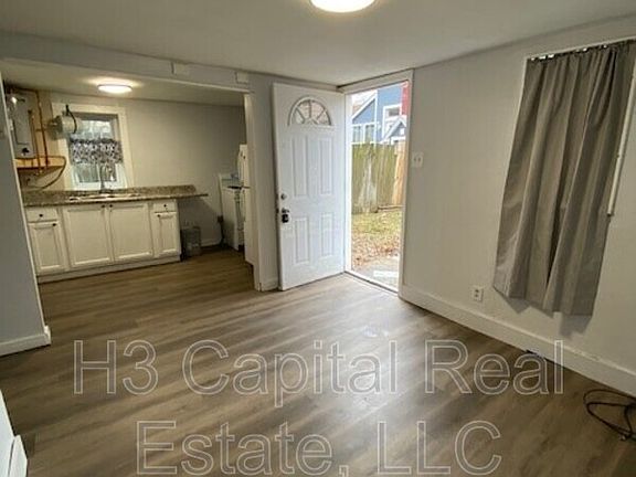 5th image of 2251 Delmar Ave Rear C