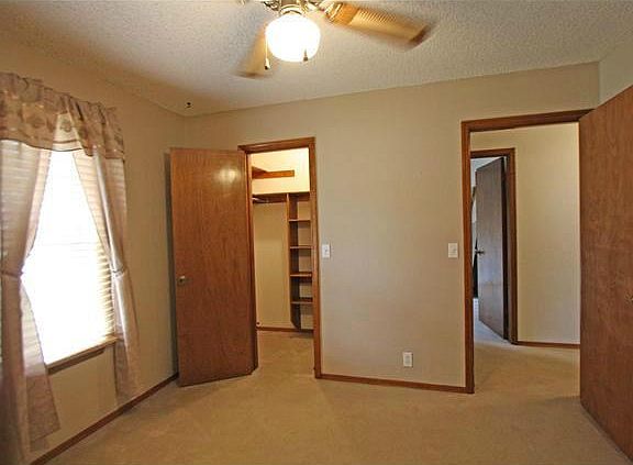 4th image of 10315 Fairfax Ln