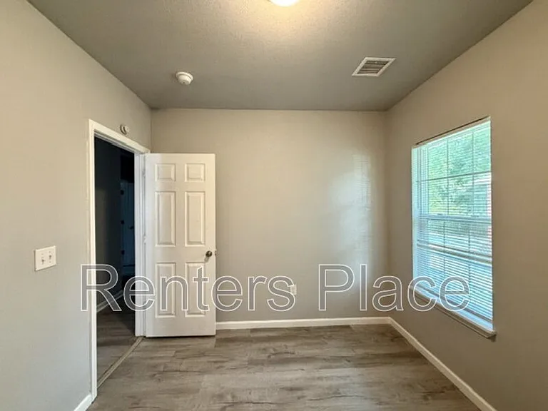 517 S 40th West Ave #A — Photo 9