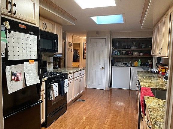 5th image of 525 Riverleigh Ave Unit 66