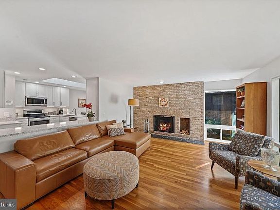 5th image of 3208 Cunningham Dr