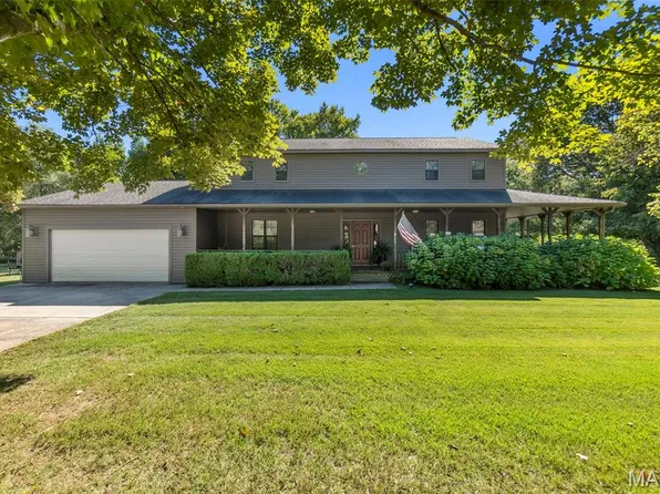 18328 Lake Circle Dr, Dexter, MO 63841