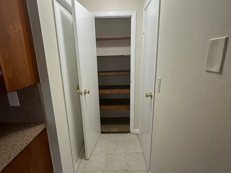 240 Hoover Road — Photo 10