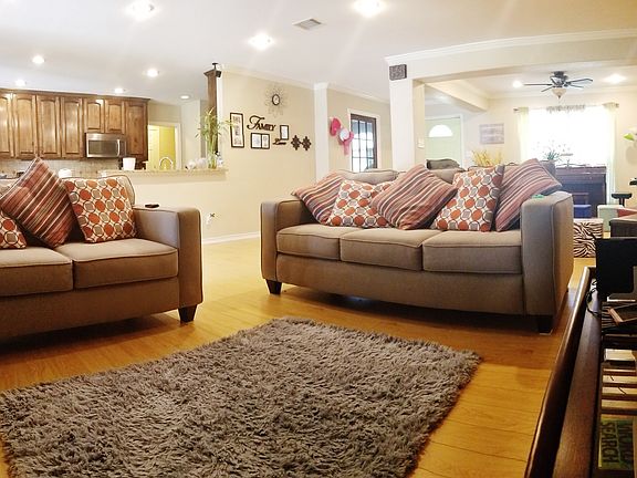 4th image of 1005 Greenbriar Ave
