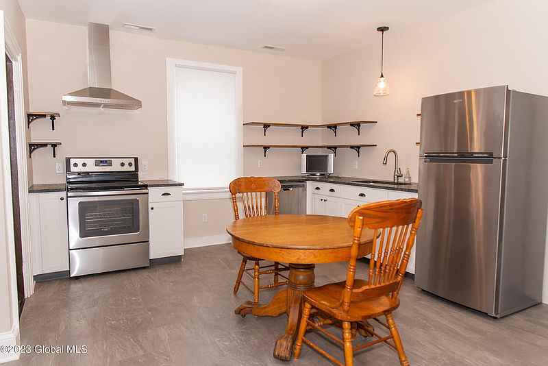 4th image of 123 N Ferry Street