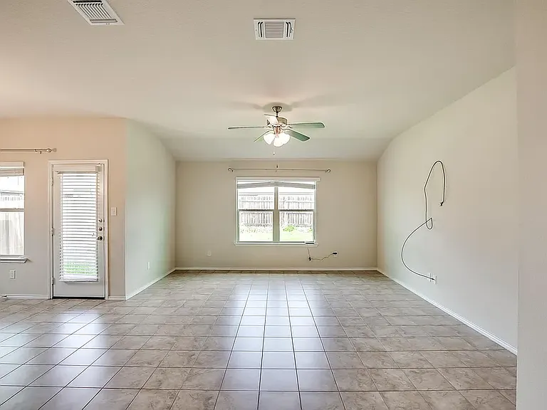 5407 Two Brothers Ln — Photo 7