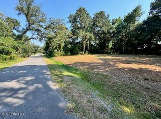 312 Thomas St, Bay Saint Louis, MS 39520