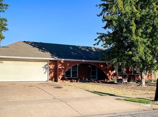 2217 Oriole St, Ponca City, OK 74601