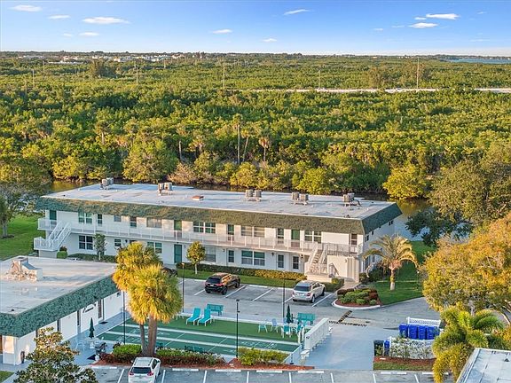 3rd image of 2800 Indian River Blvd #7F