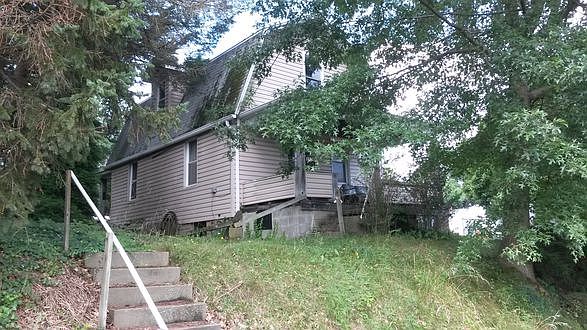 2nd image of 1126 Forest Ave