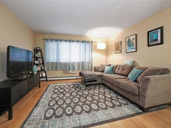 3rd image of 89 N Broadway APT 202