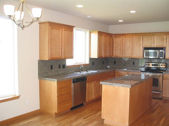 5th image of 8402 230th Street Ct E