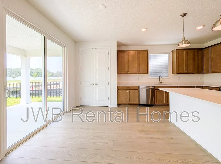 1865 Sue Meadow Ln — Photo 6