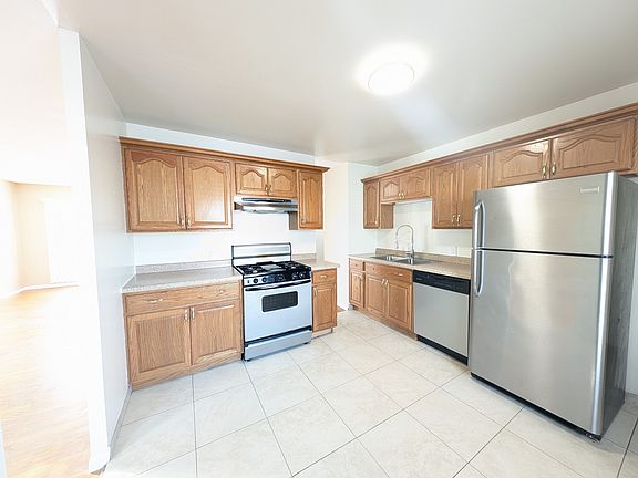 3rd image of 1008 Pearson Dr