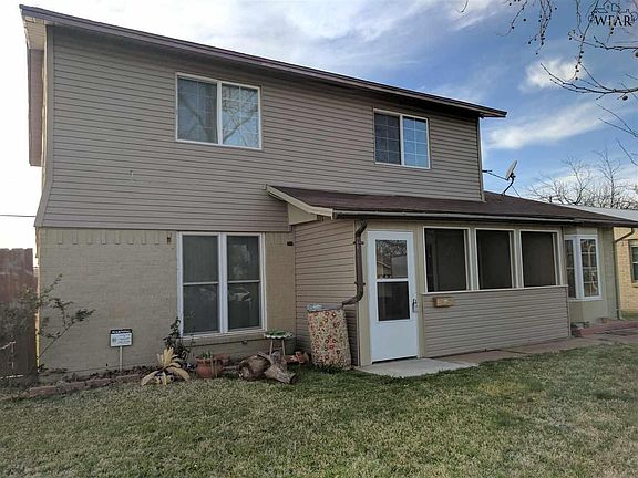 3rd image of 4920 Bonny Dr