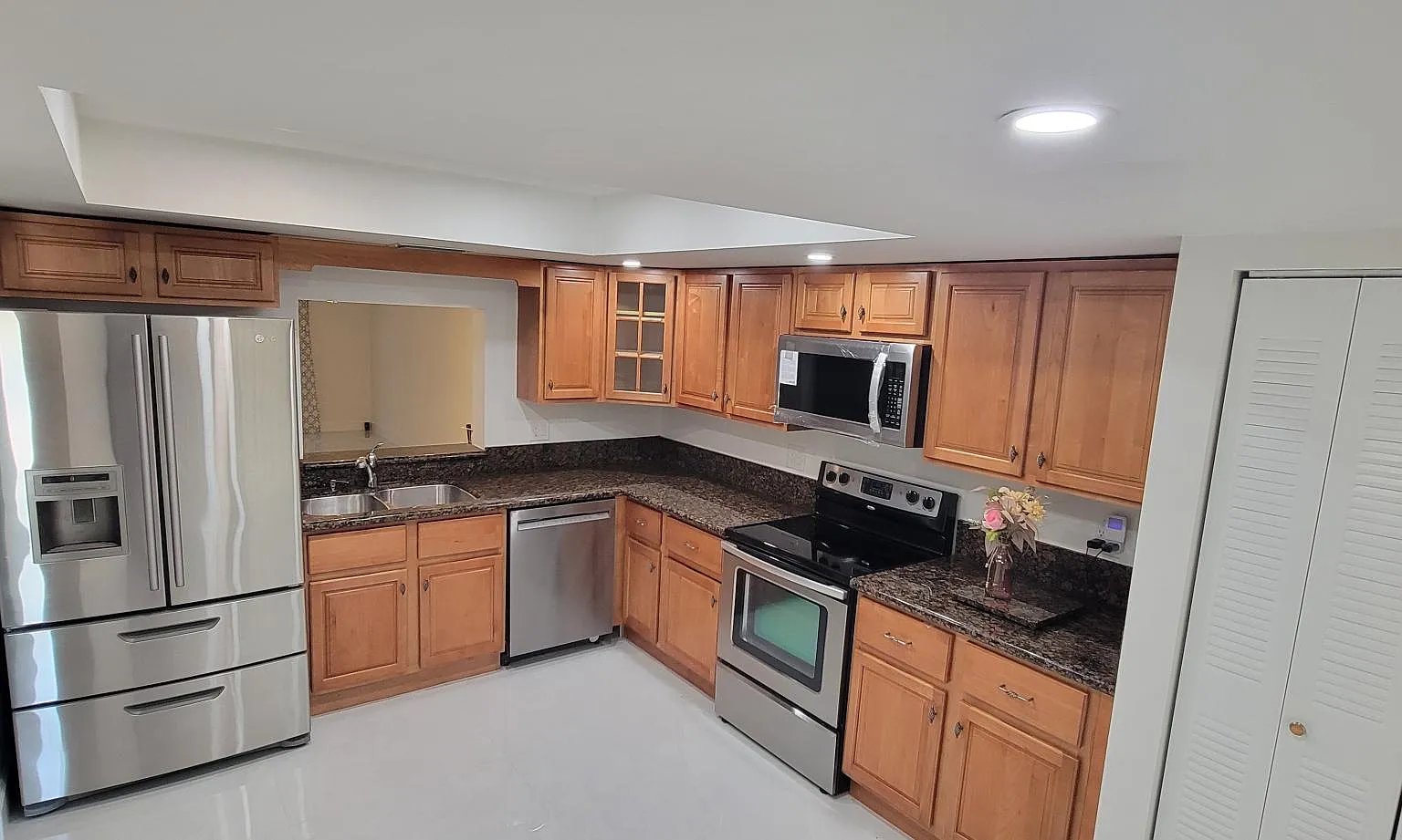 2 bed, 1300 sqft, $2,800 — Photo 2