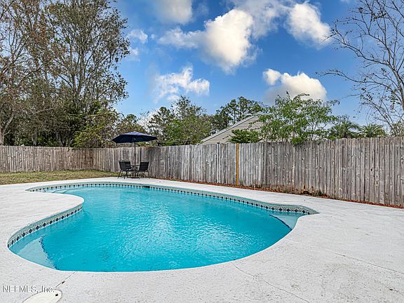 2nd image of 8159 CORALBERRY Lane