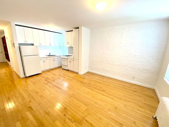 4th image of 3173 35th St APT 2