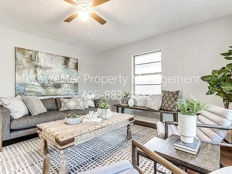 3615 SW 12th St — Photo 9