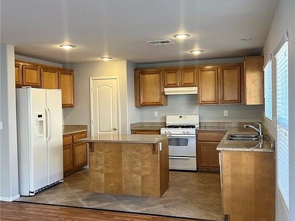 3rd image of 7320 Camden Pine Ave