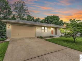 216 S Ridgeview Dr, Warrensburg, MO 64093