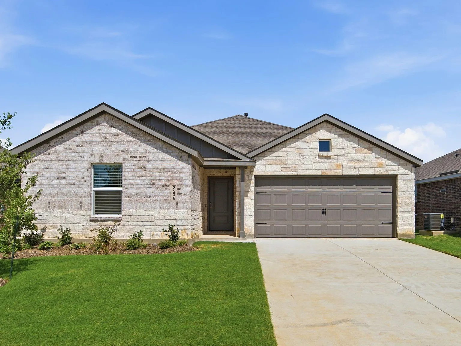 3 bed, 1337 sqft, $2,000 — Photo 1