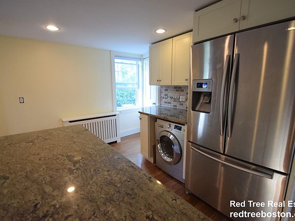 5th image of 286 Railroad Ave