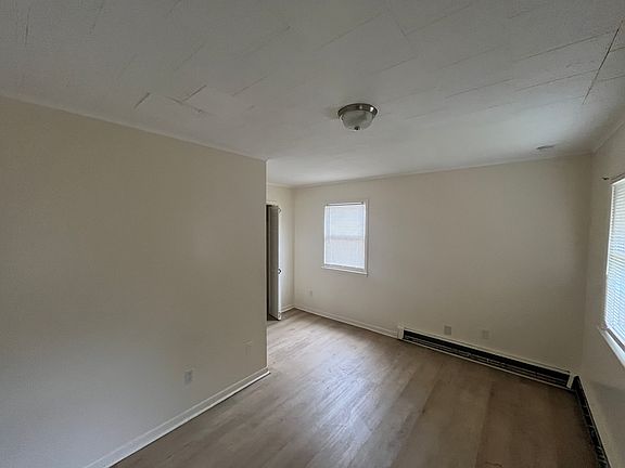 4th image of 18040 Blackmoor St