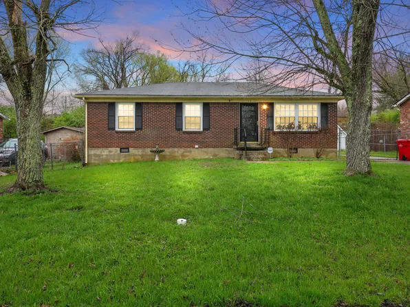 114 Edgewood Dr, Frankfort, KY 40601