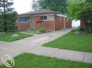 22032 Downing St, Saint Clair Shores, MI 48080