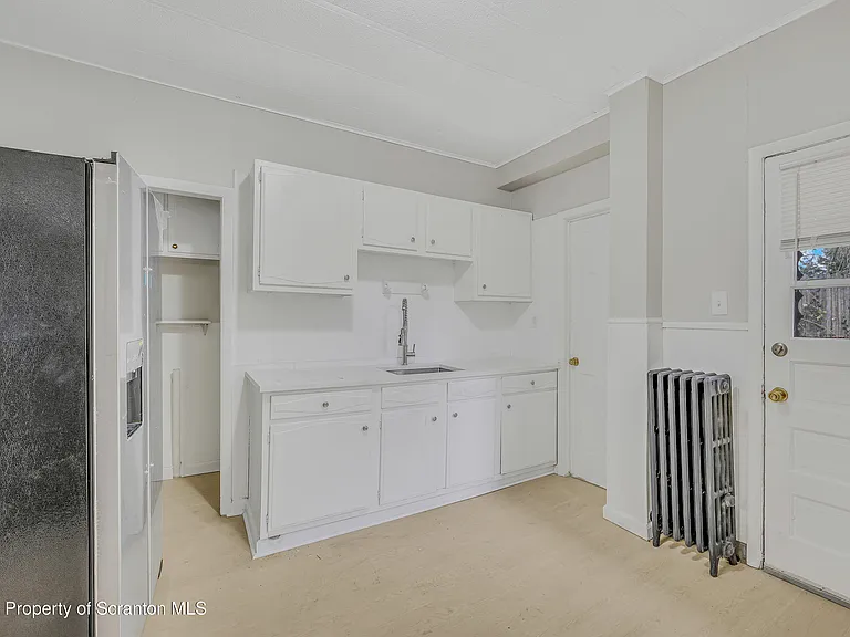 821 Delaware St — Photo 12