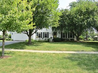 2677 Berkshire Dr, Geneva, IL 60134