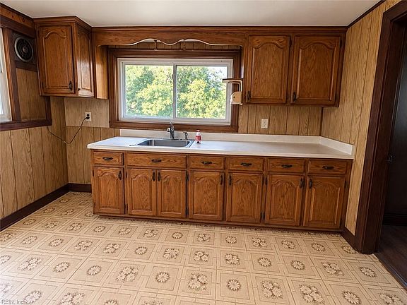 3rd image of 847 Gayles Rd