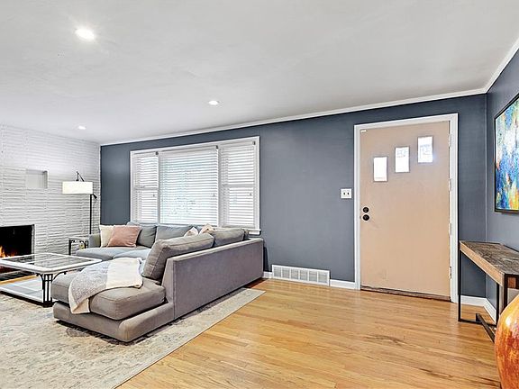 4th image of 7720 Mercier St