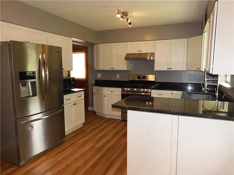 303 Birchwood Dr — Photo 10