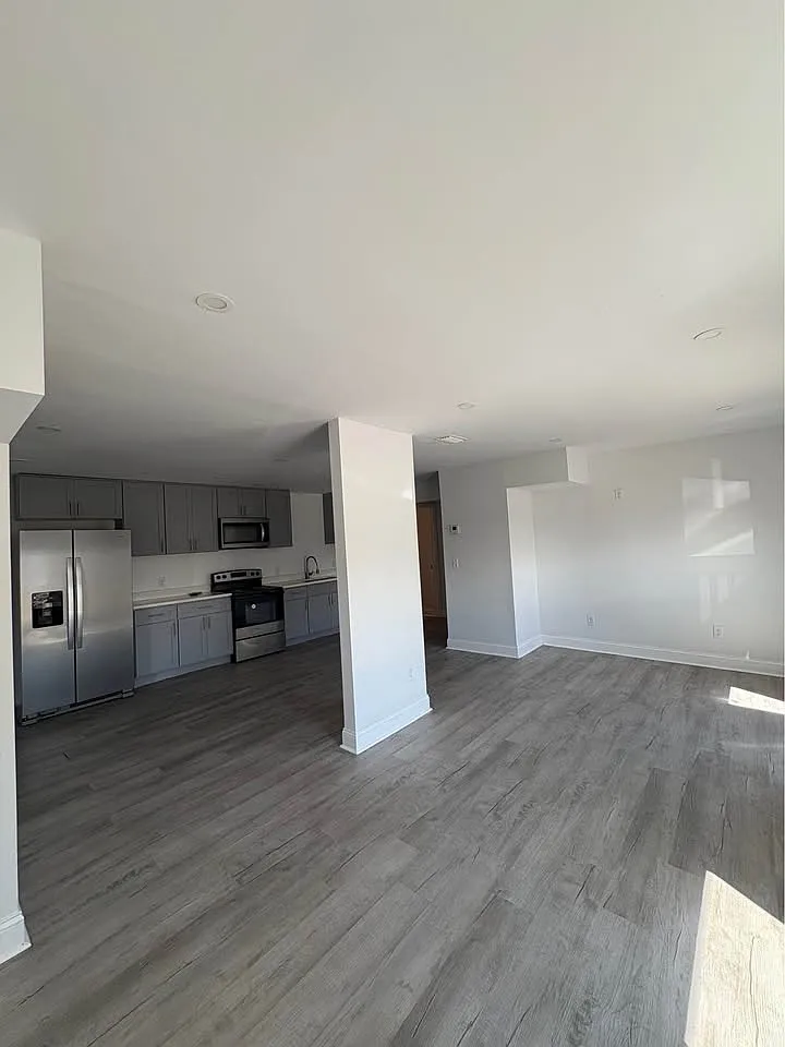 4 bed, 1800 sqft, $2,250 — Photo 2