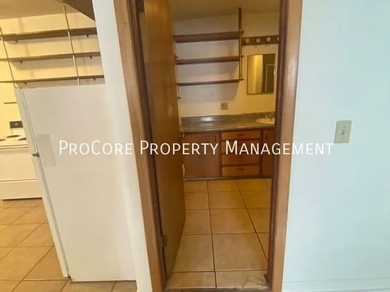 1207 W Washington St — Photo 36