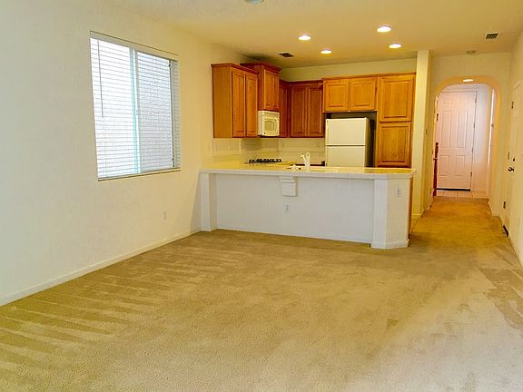 4th image of 3139 Tolliver St