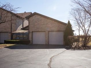 1630 Pebble Beach Dr, Hoffman Estates, IL 60169