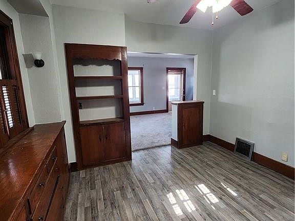 4th image of 502 E Weber St