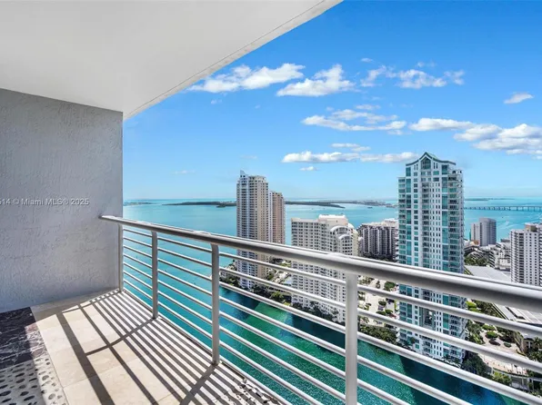 325 Biscayne Blvd #4115, Miami, FL 33131